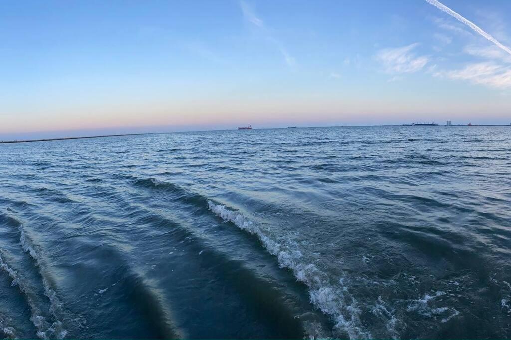 4 Free Kayaks For Use & Short Drive To The Beach! Villa Bolivar Peninsula Exterior photo