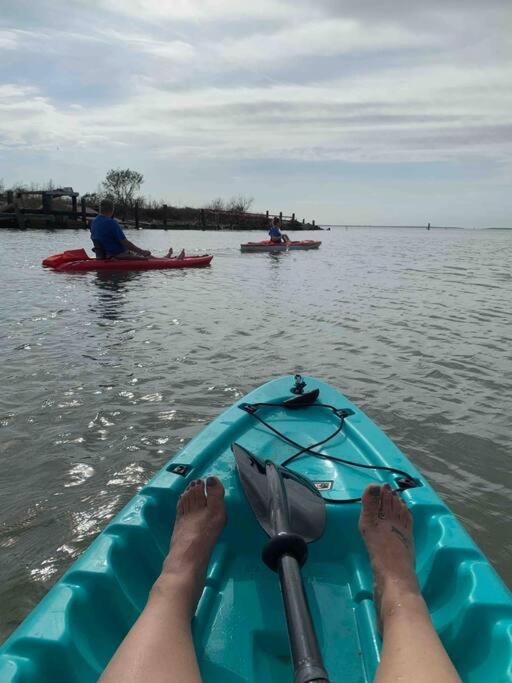 4 Free Kayaks For Use & Short Drive To The Beach! Villa Bolivar Peninsula Exterior photo