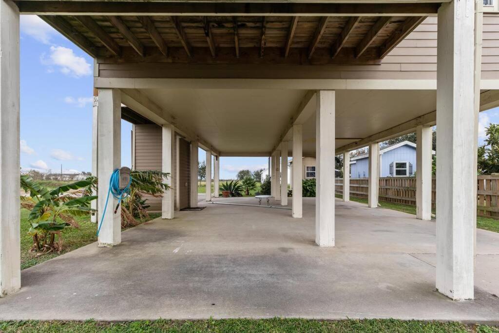 4 Free Kayaks For Use & Short Drive To The Beach! Villa Bolivar Peninsula Exterior photo